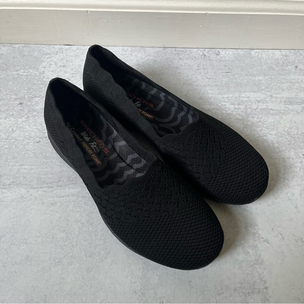 Skechers Wide Fit Slip On Sneakers 7.5